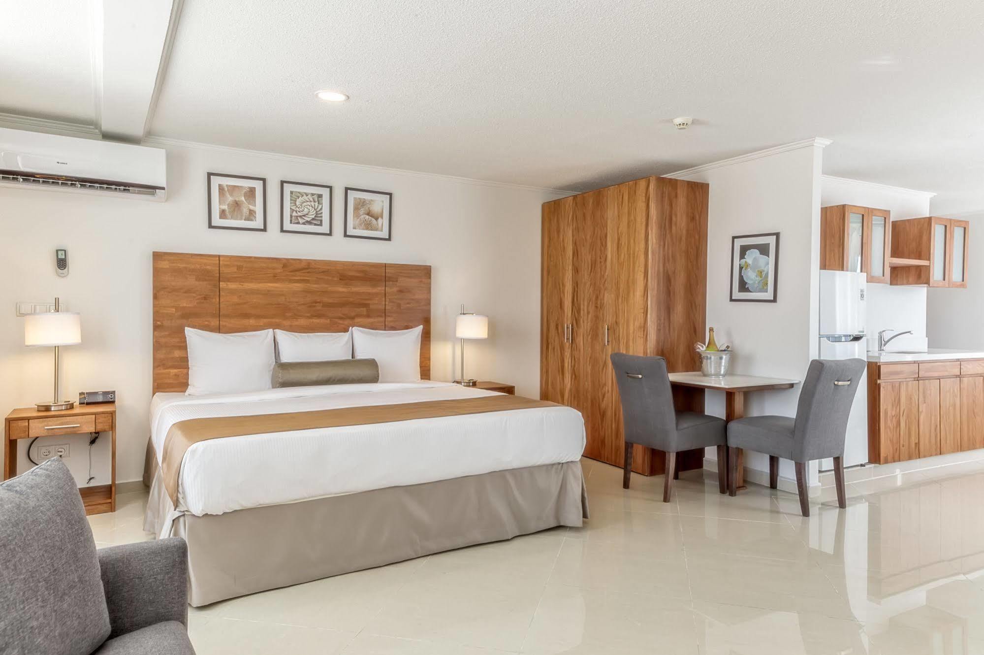 City Suites & Beach Hotel 빌렘스타트 외부 사진